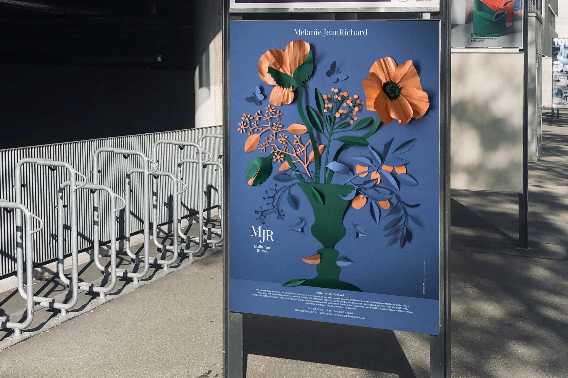 [Translate to English:] MJR Melanie JeanRichard Begegnungen Mediterran Floristin Blumen Blumenwelt Magazin Kunstmagazin Angepasstes Branding Webseite Postkarten Social Media Briefschaften Inhalt Titelblatt Cover Print Swiss Grafikdesign Begegnungen Art Direction Creative Direction Fotografie Illustration Bunt Farbig Bildkomposition