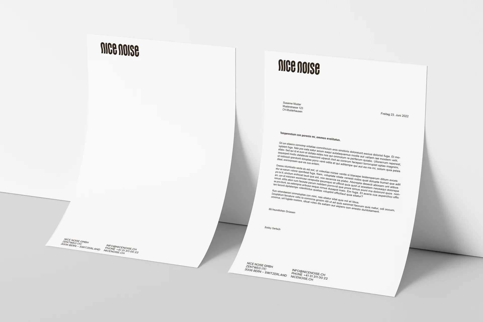 [Translate to English:] nice noise Tonstudio fliessend warm Farben bunt rot pink digital mobile Animation Logo Markenauftritt Fotografie Typografie Corporatedesign Swiss Grafikdesign Nahaufnahme