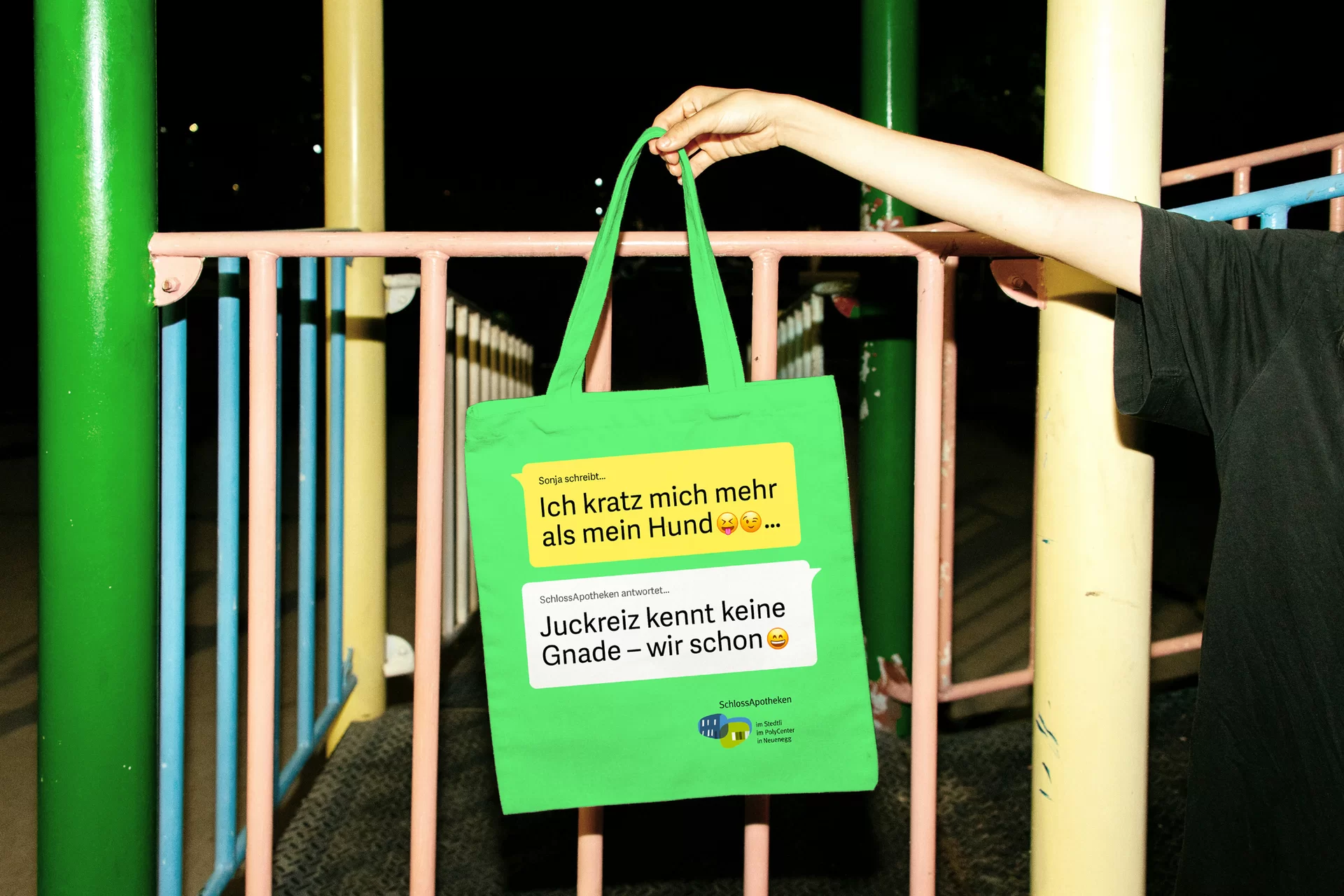 [Translate to English:] Bern Kampagne SchlossApotheken